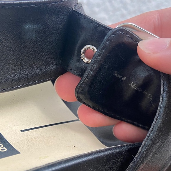 ✨5 for $15✨ Dolce Vita Shaila Black Buckle Slide Sandals - Picture 8 of 9